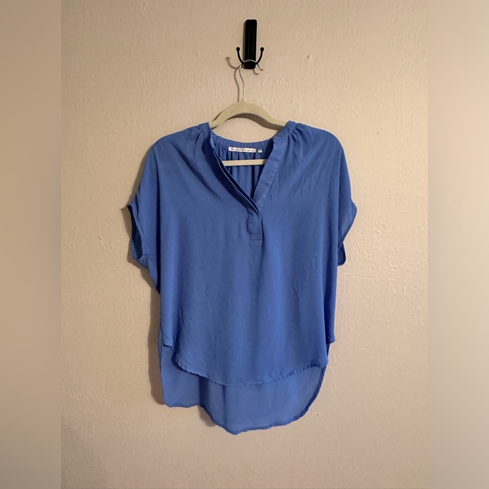 Blue polyester short sleeve top